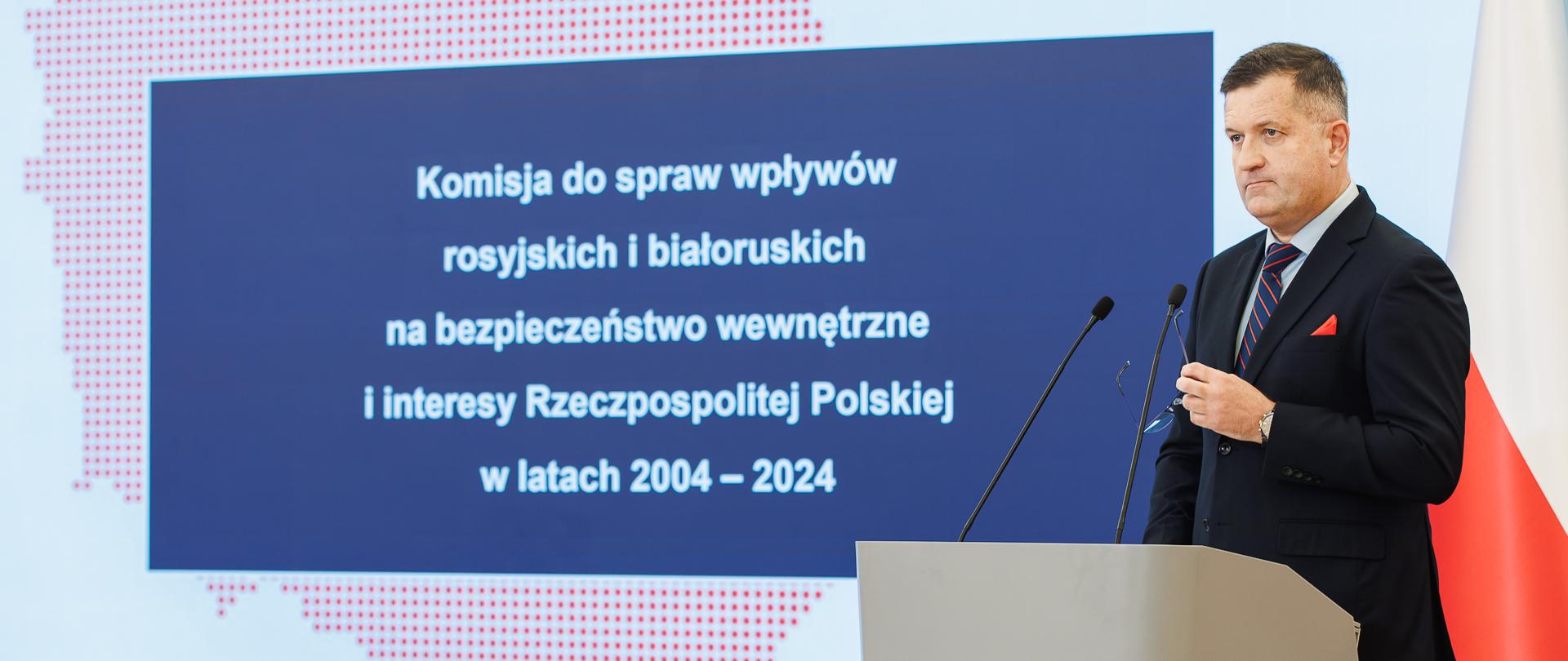 Konferencja przewodniczącego komisji ds. badania wpływów rosyjskich i białoruskich, gen. Jarosława Stróżyka, fot. flickr.com/KPRM