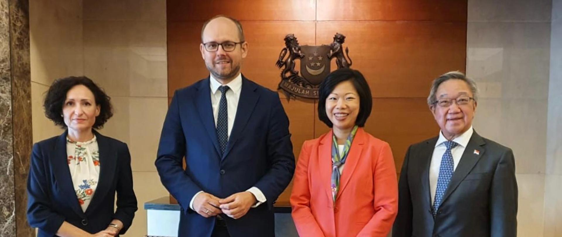 Minister Marcin Przydacz visits Singapore