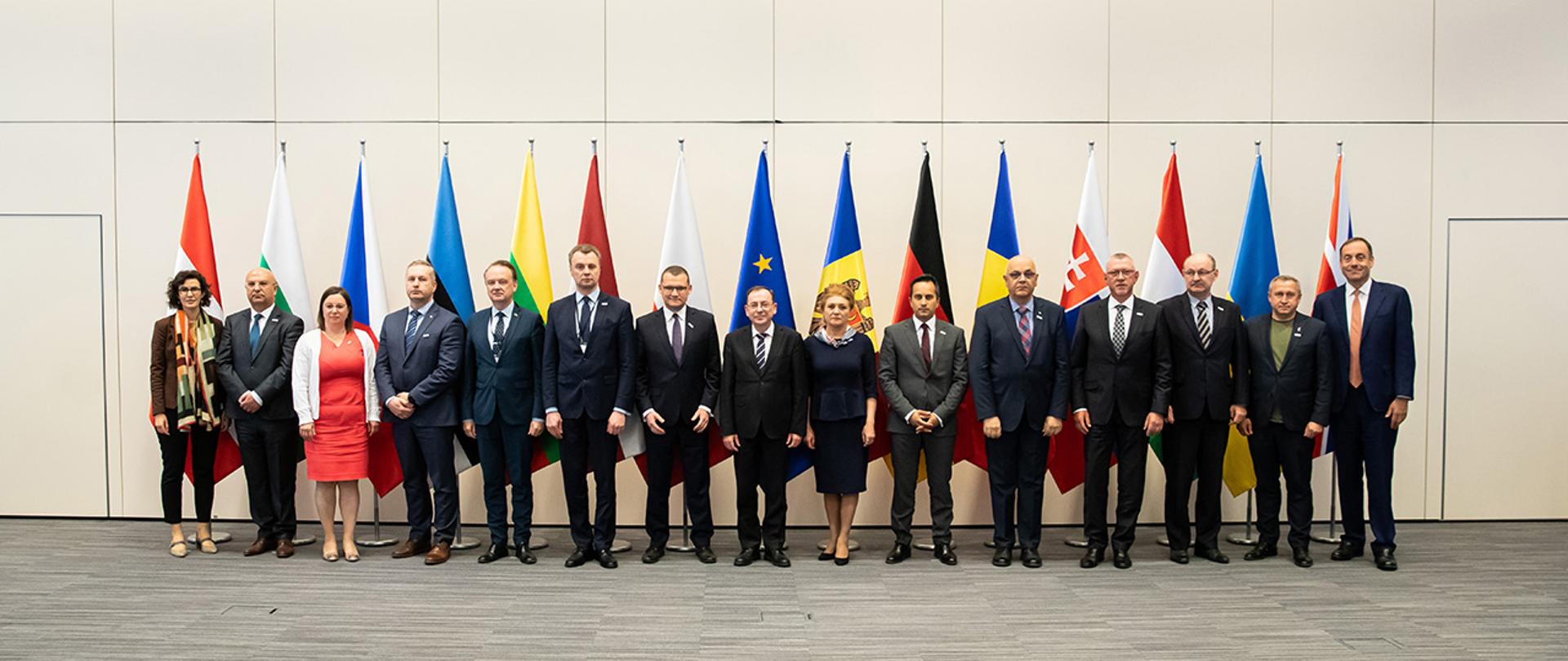 A joint photo of the participants of the ministerial forum for refugees from Ukraine.