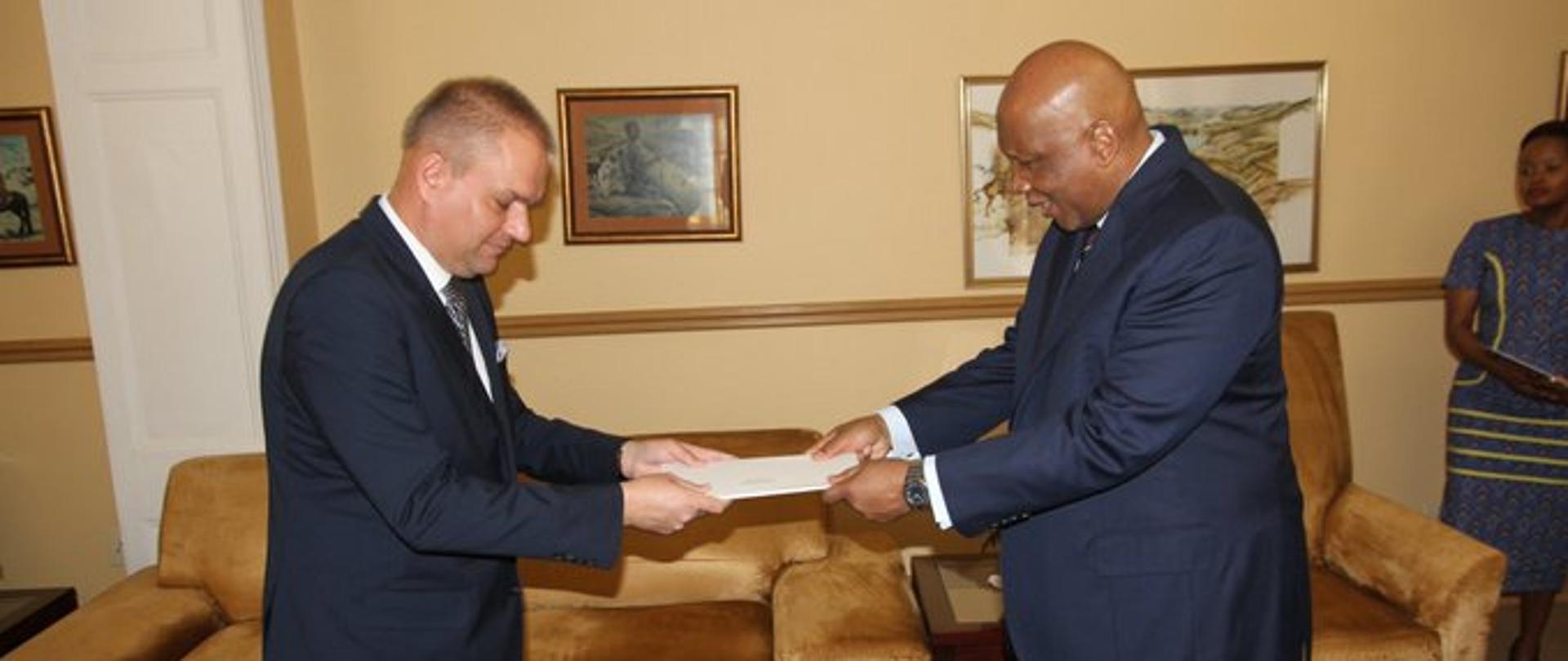 Ambasador Adam Burakowski składa listy uwierzytelniające w Królestwie Lesotho