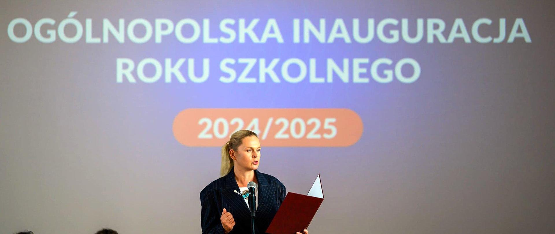 Minister edukacji Barbara Nowacka podczas przemówienia