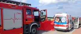 Służby ratownicze przy wypadku w Dąbrowie