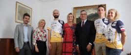 Spotkanie_pracowników_Ambasady_RP_w_Lublanie_z_uczestnikami_biegu_charytatywnego