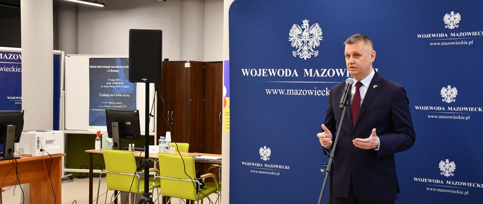 Na zdjęciu widać mężczyznę