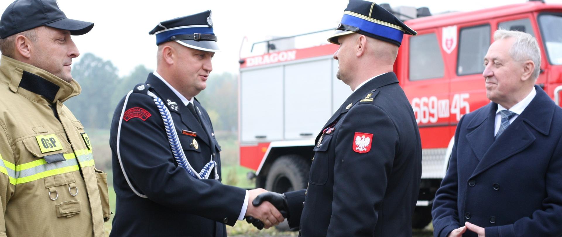 Przekazanie samochodu pożarniczego dla OSP Zawady (pow. warszawski zachodni)